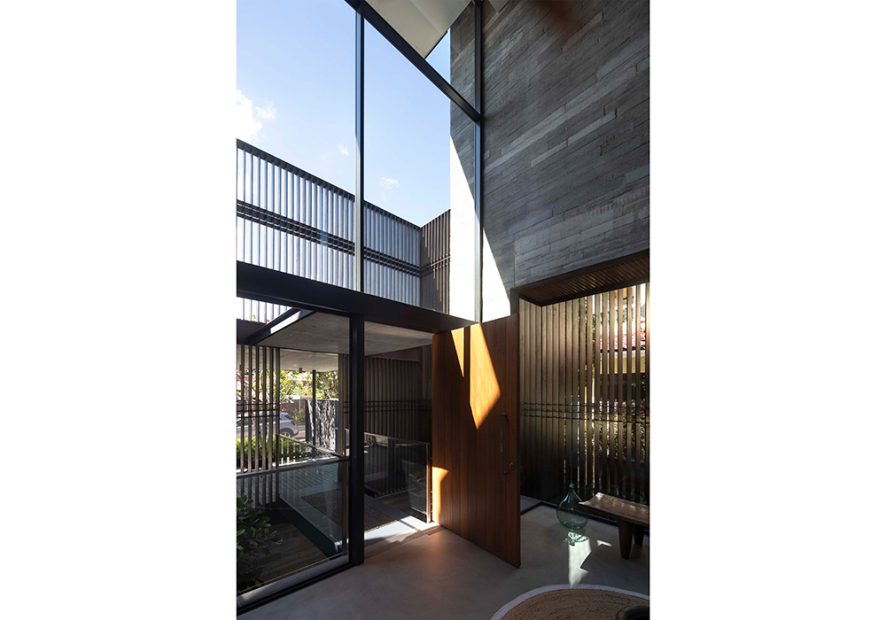 ernesto-bedmar-architects-project-jalan-limau-manis-house-006-new